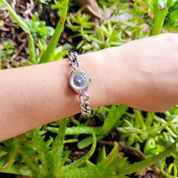 Vintage Ferex Dainty Silver & Navy Classic Chain Watch - Picture 6 of 10